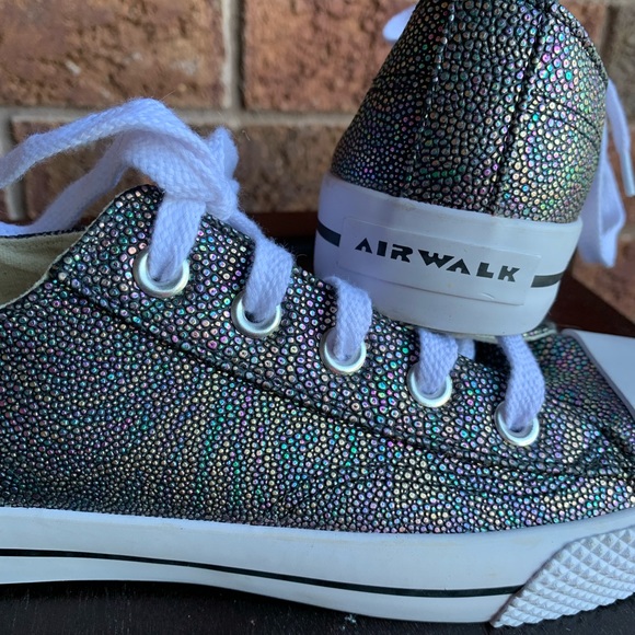 Airwalk Iridescent Non-Marking Sneakers - Picture 2 of 10